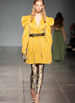 объемные плечи